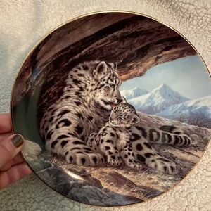 The Snow Leopard Will Nelson Vintage Last of Their Kind Endangered Species Plate